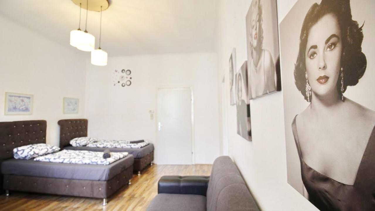 Comfortable Rooms Near Schoenbrunn Palace Hl Виена Екстериор снимка