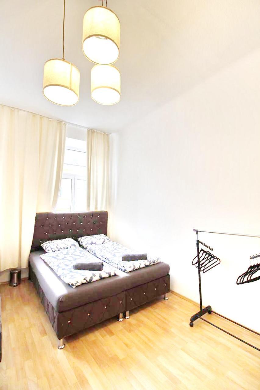 Comfortable Rooms Near Schoenbrunn Palace Hl Виена Екстериор снимка