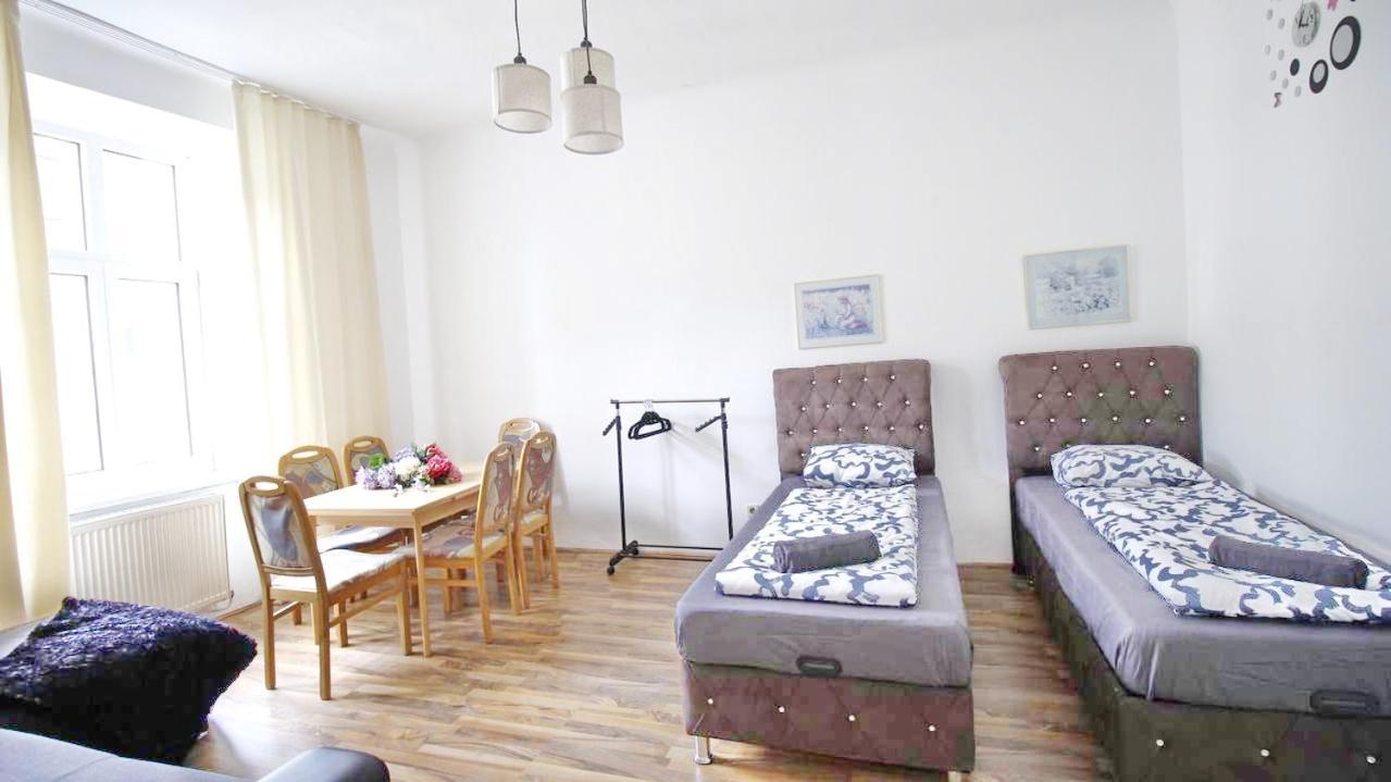 Comfortable Rooms Near Schoenbrunn Palace Hl Виена Екстериор снимка