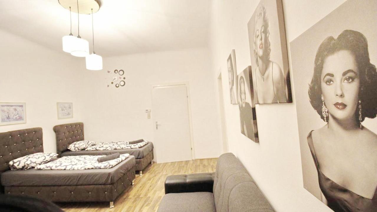 Comfortable Rooms Near Schoenbrunn Palace Hl Виена Екстериор снимка