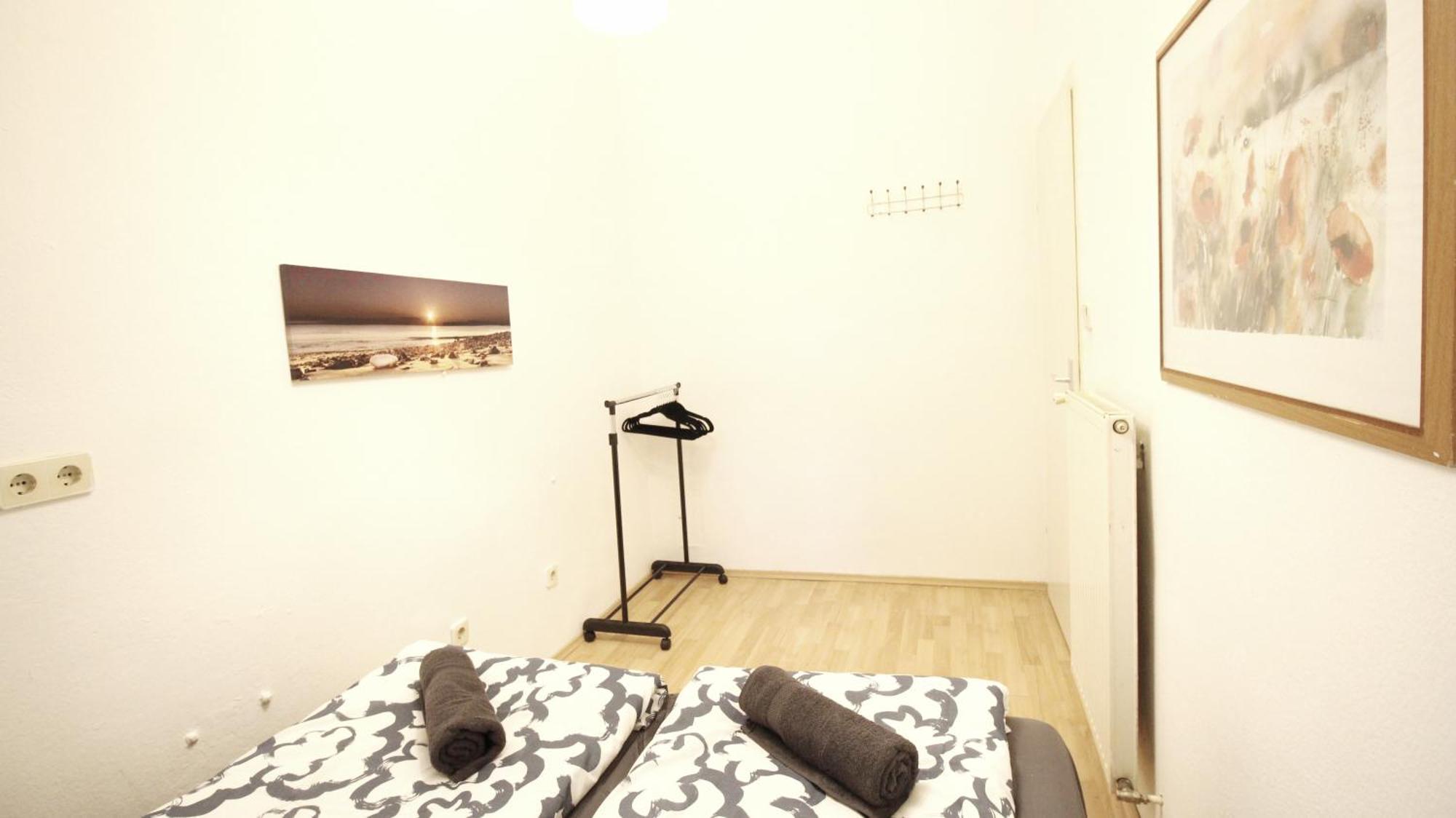 Comfortable Rooms Near Schoenbrunn Palace Hl Виена Екстериор снимка