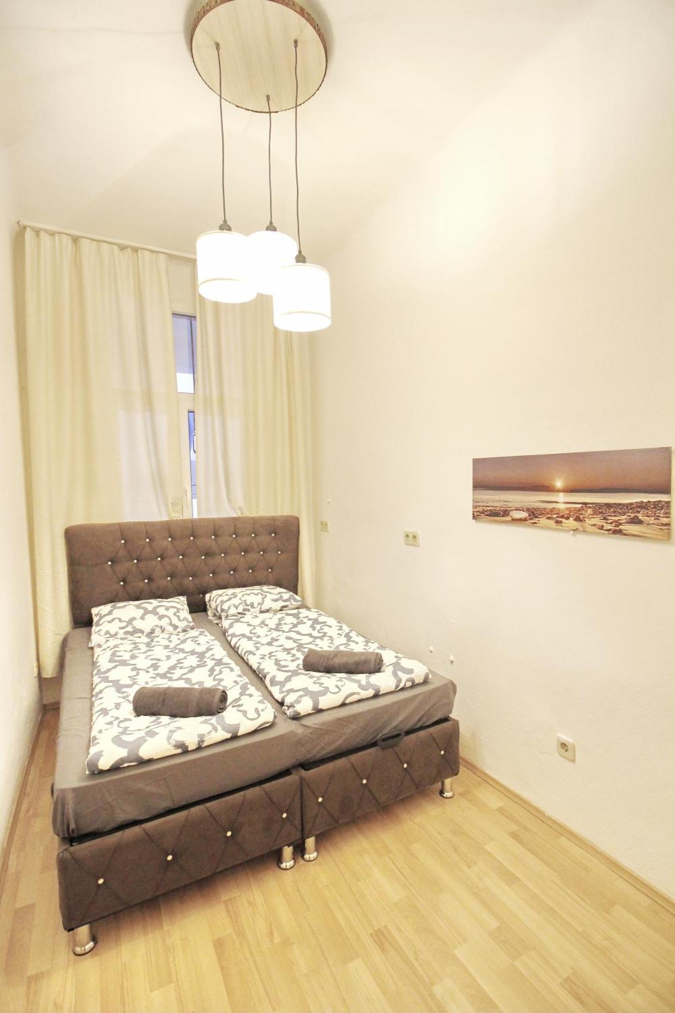 Comfortable Rooms Near Schoenbrunn Palace Hl Виена Екстериор снимка